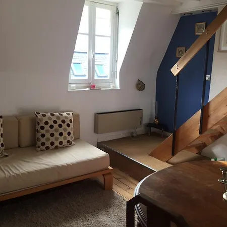 Apartment 23 Biais *